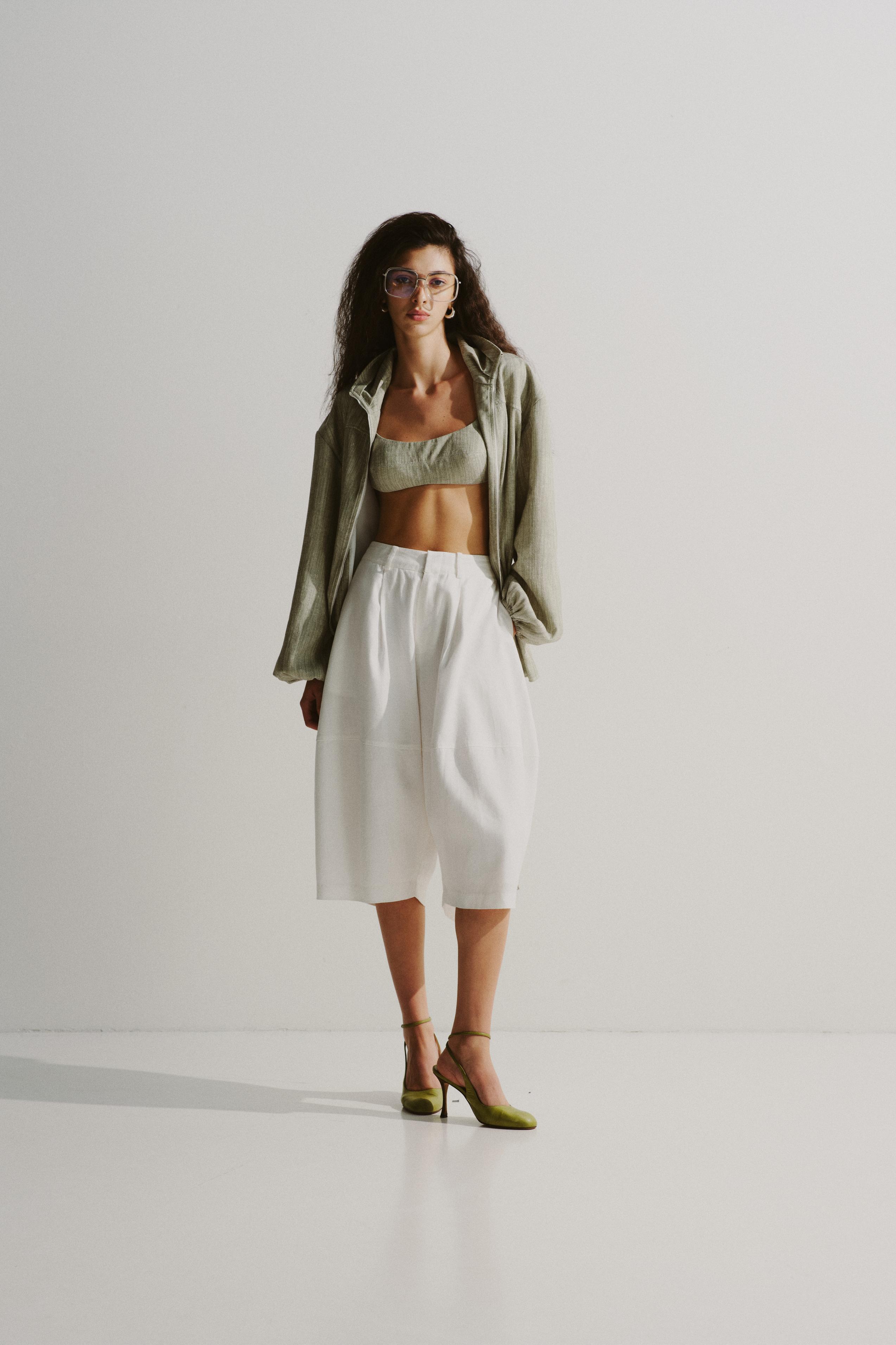 Linen Barrel Shorts
