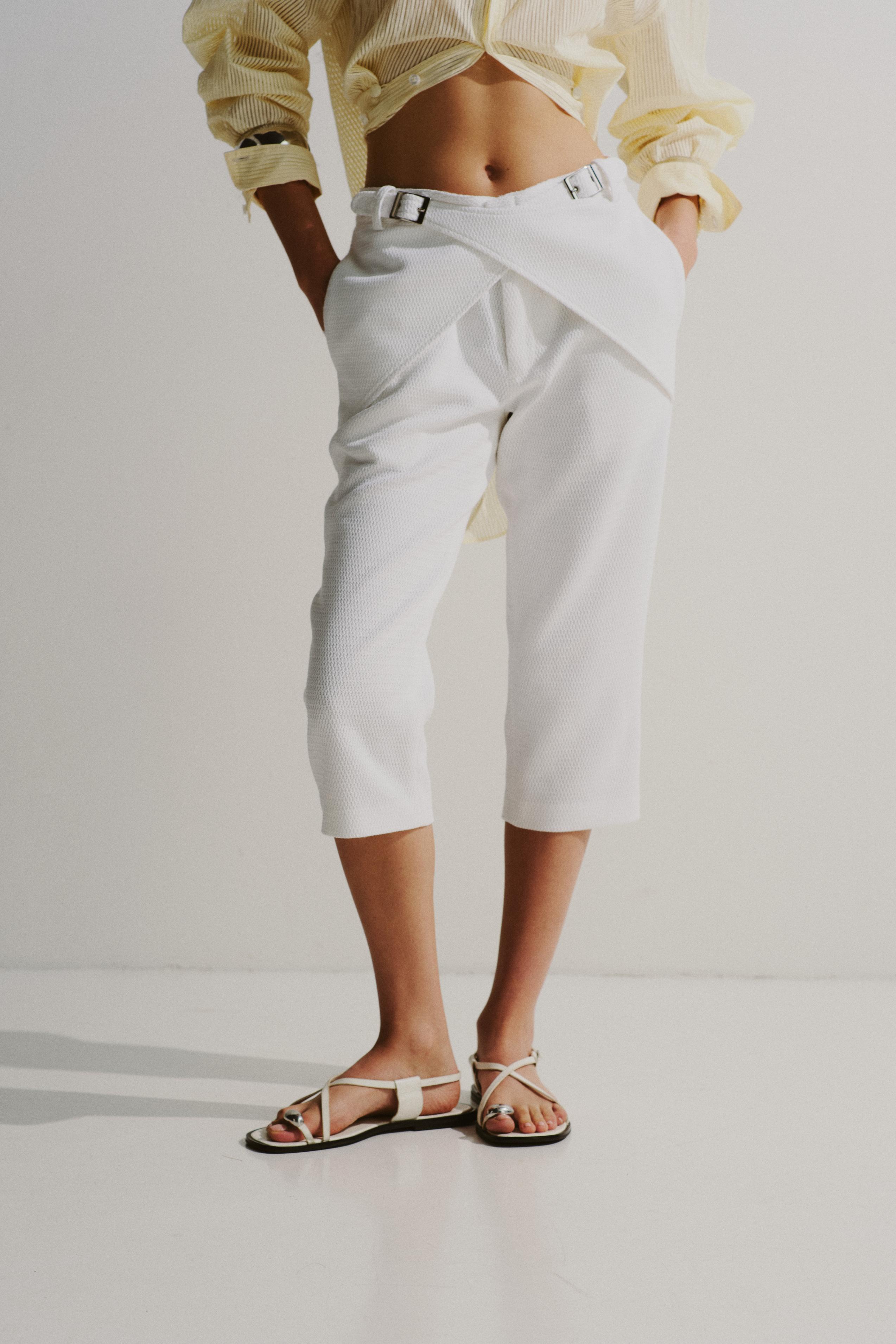 Cross-Belt Knit Capri