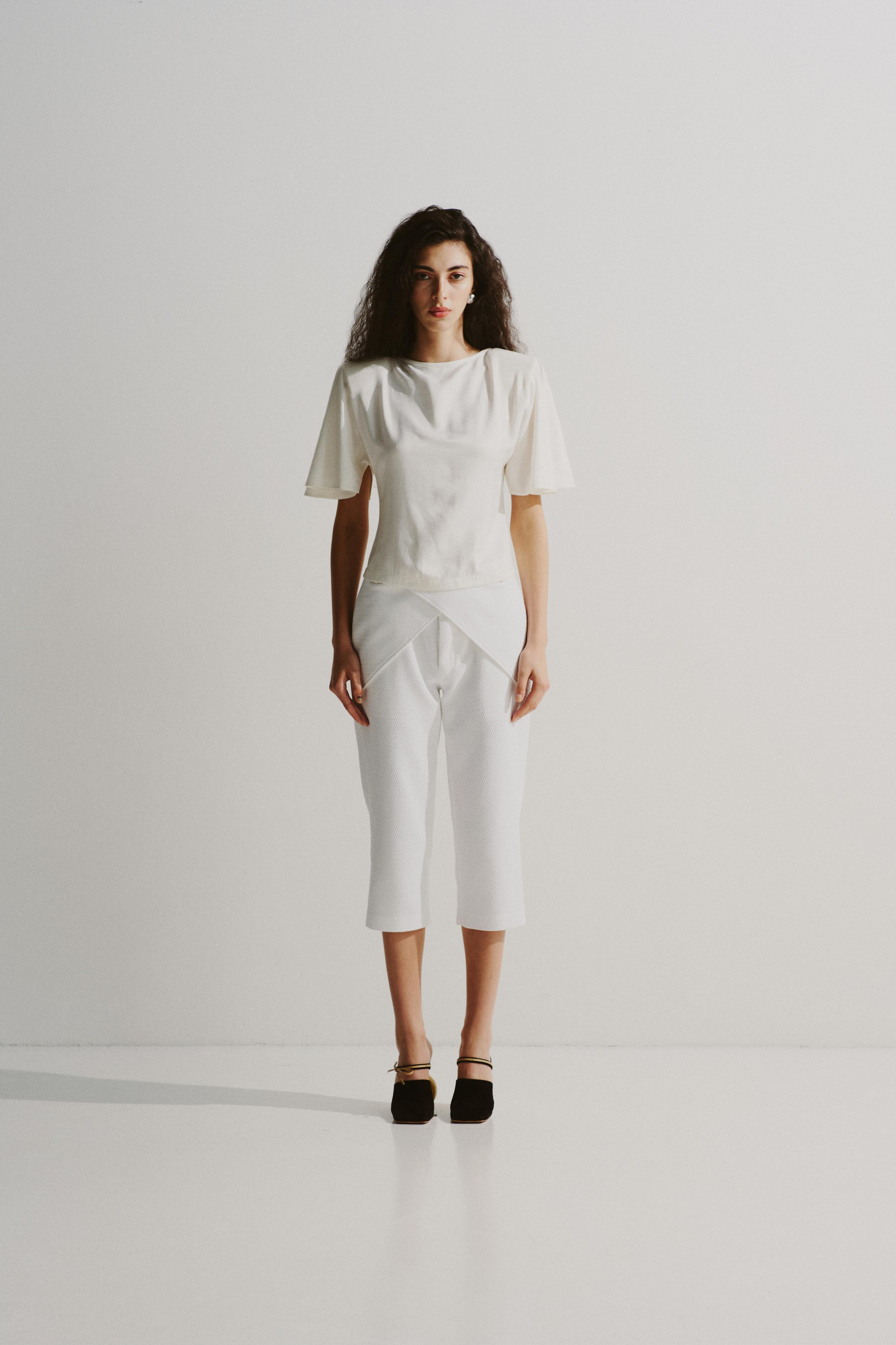 Cross-Belt Knit Capri