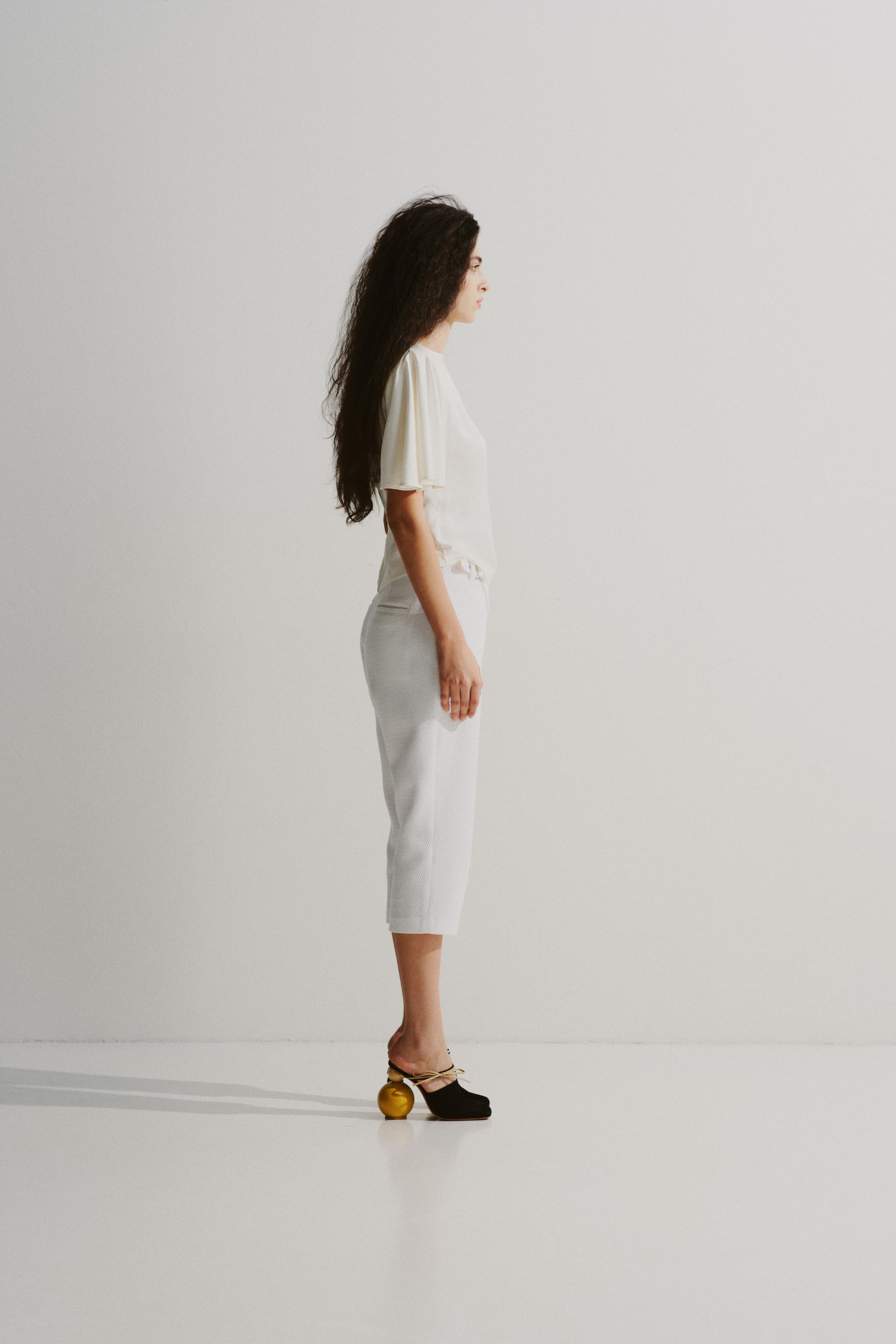 Cross-Belt Knit Capri