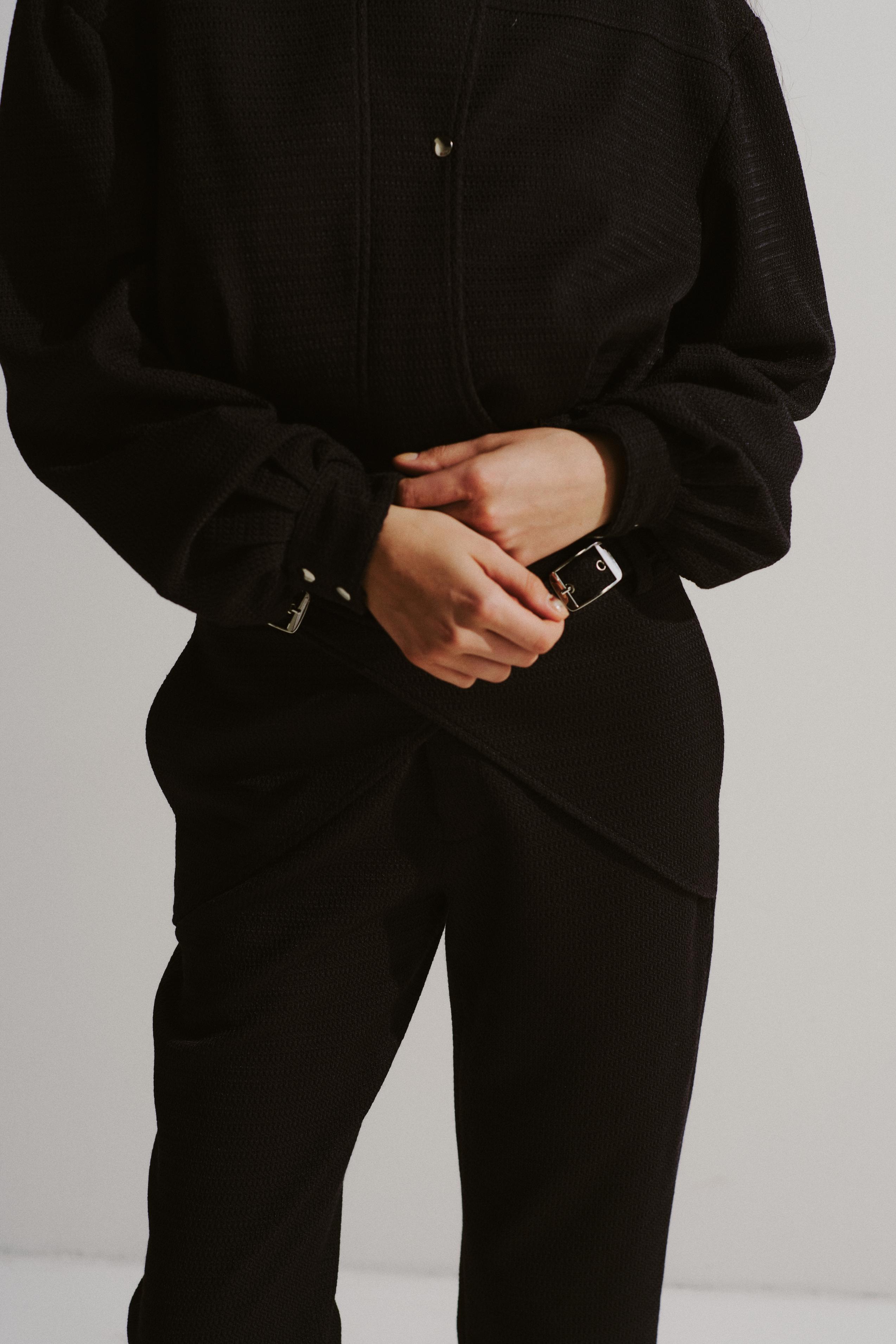 Cross-Belt Knit Capri