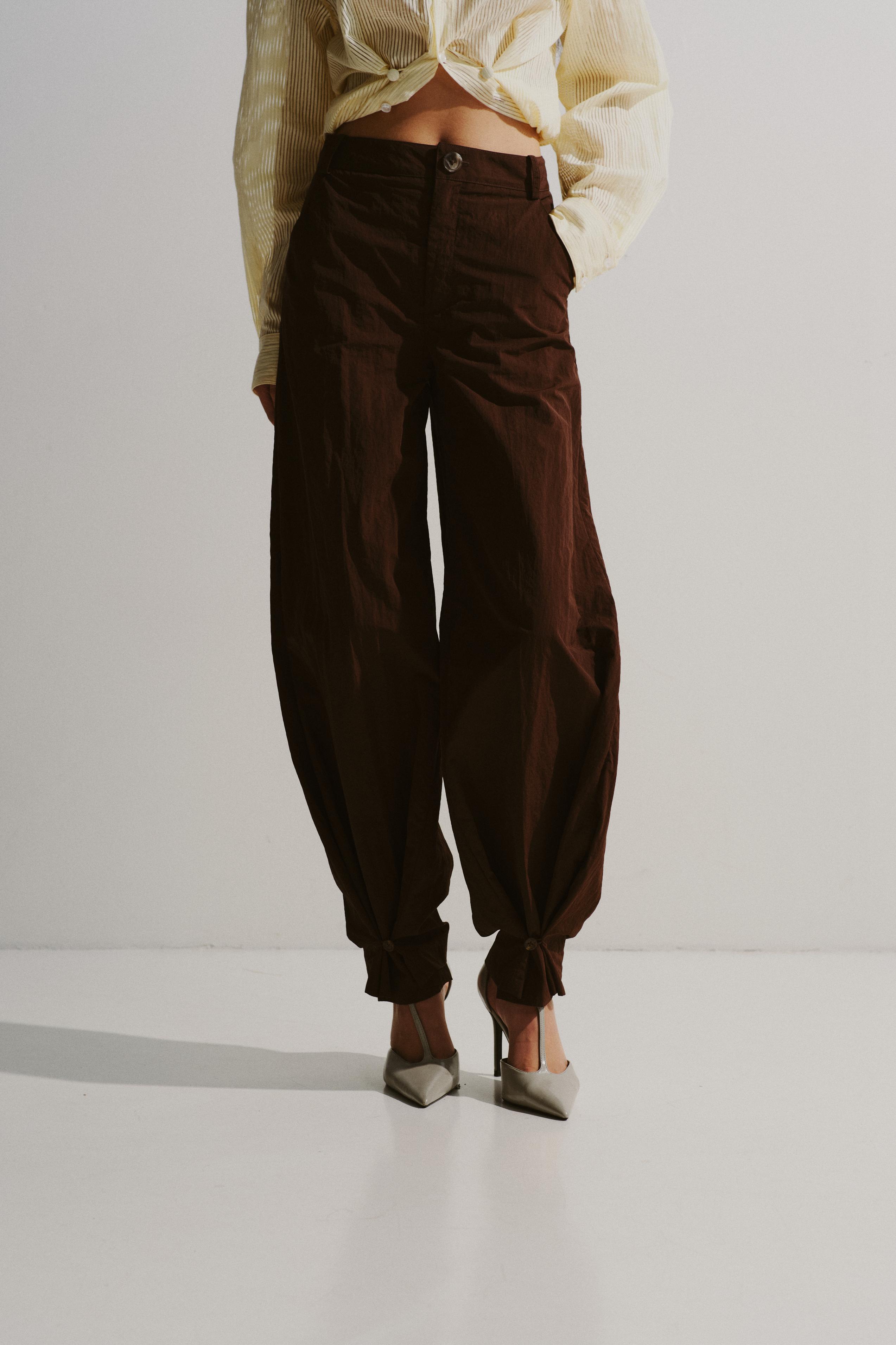 Nylon Pleat Detail Tapered Pants