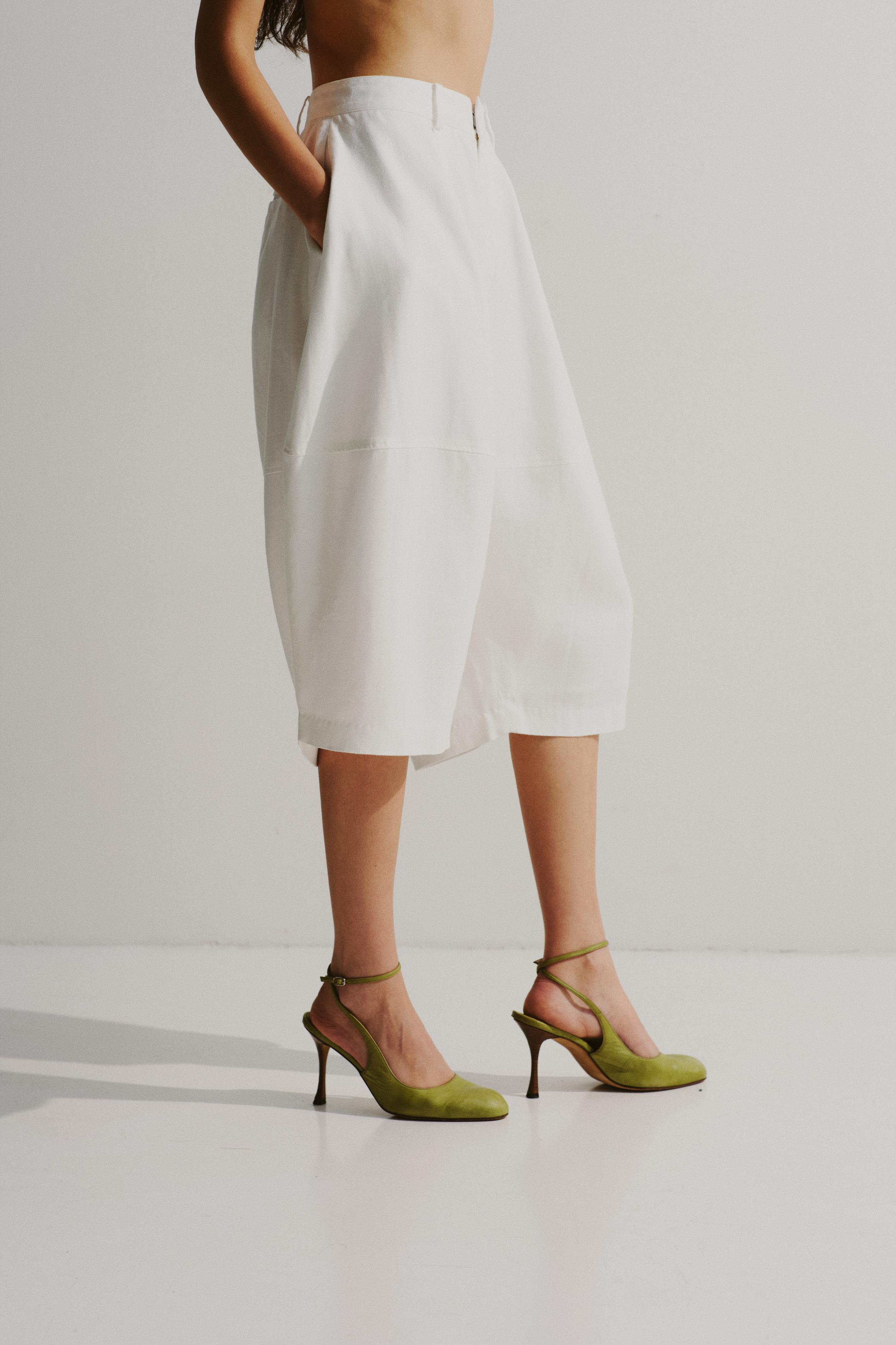 Linen Barrel Shorts