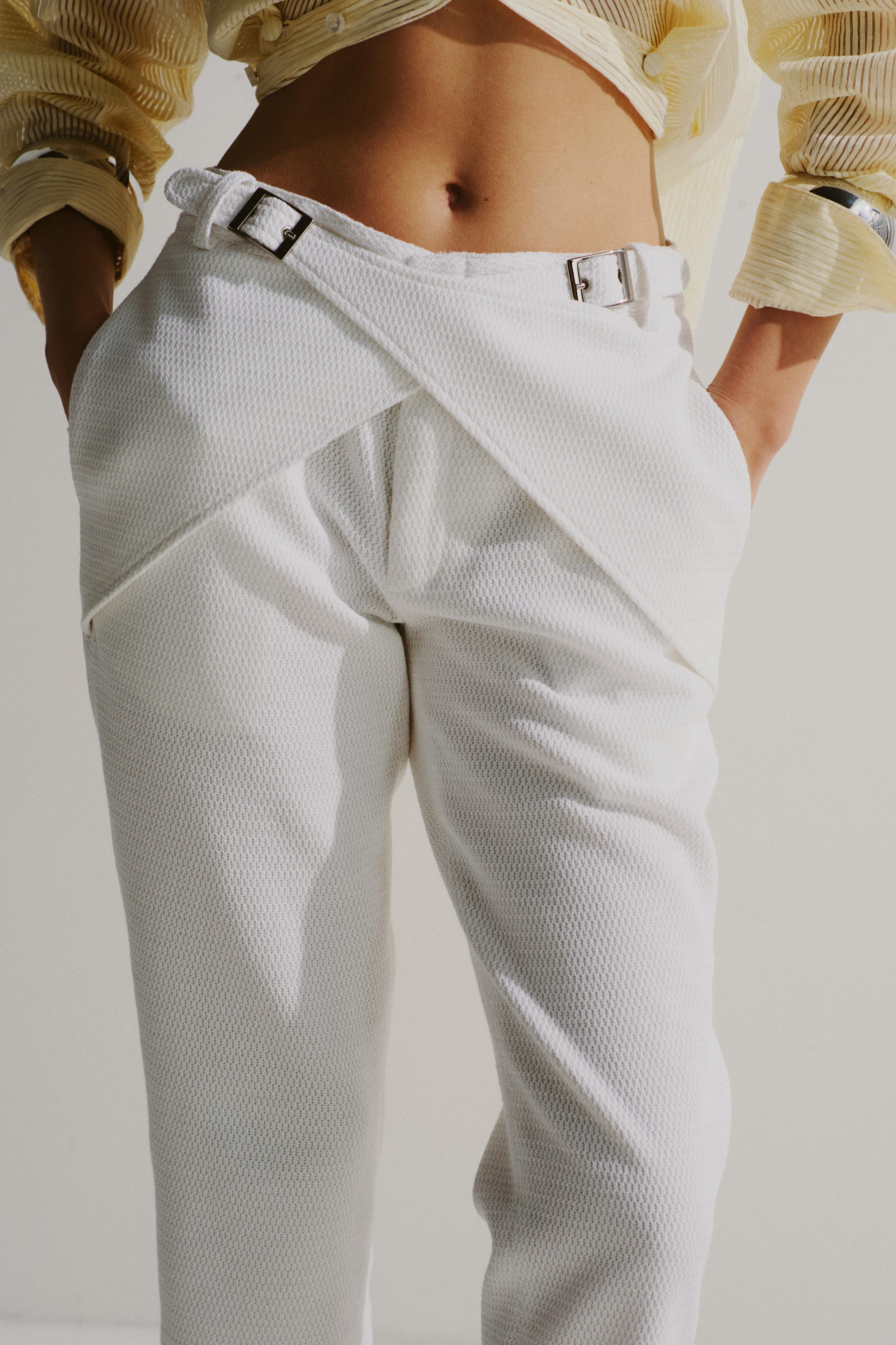 Cross-Belt Knit Capri
