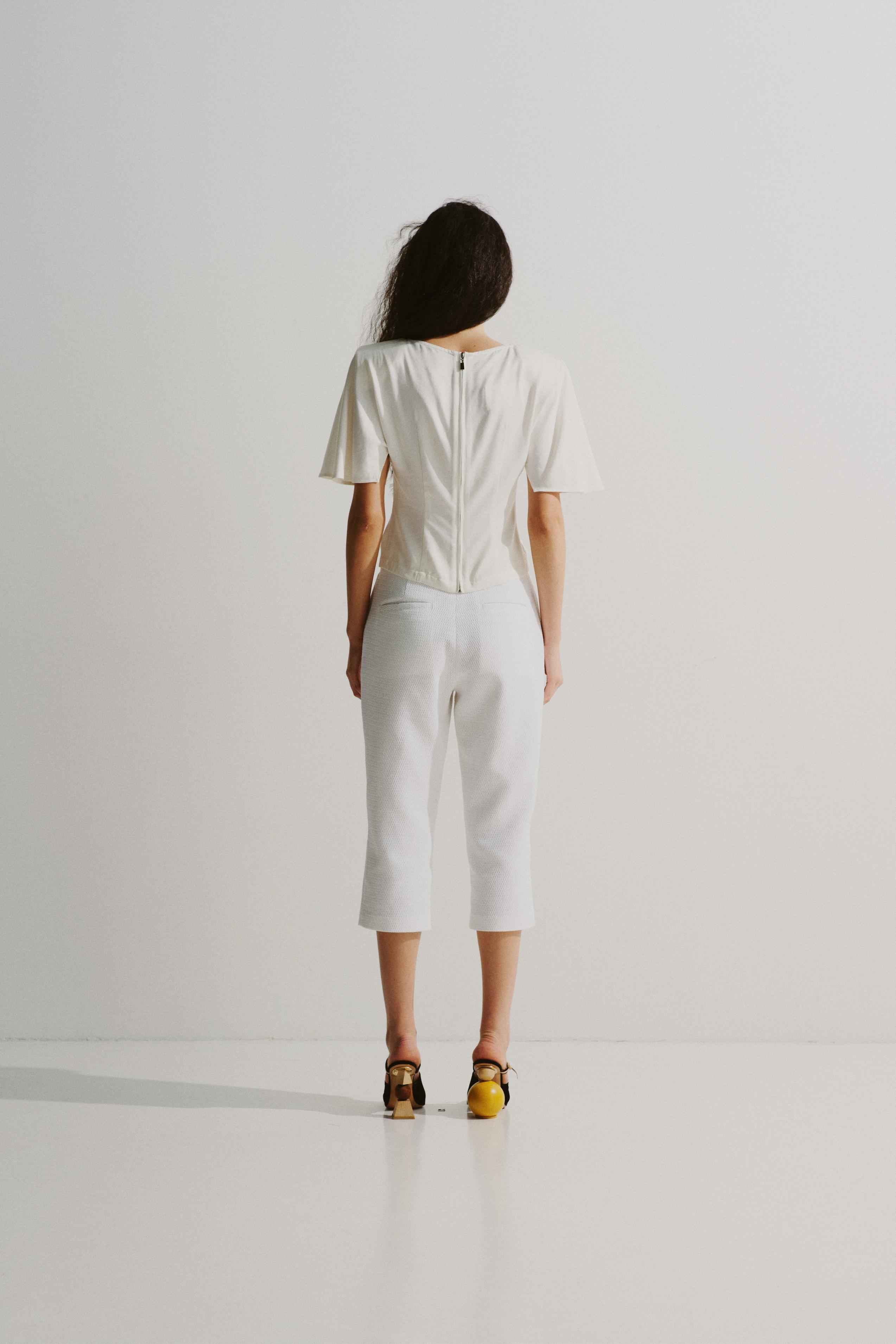 Cross-Belt Knit Capri