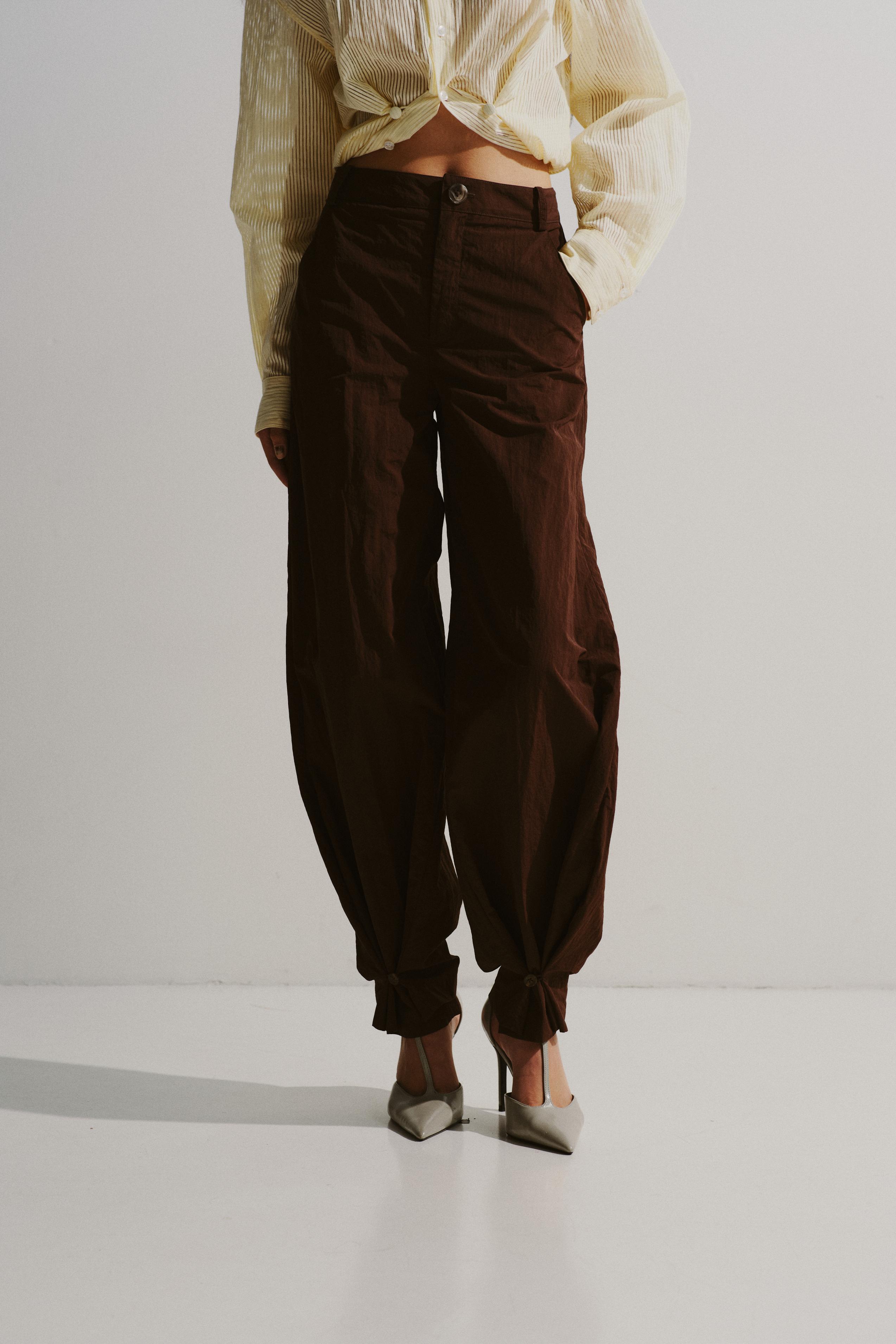 Nylon Pleat Detail Tapered Pants